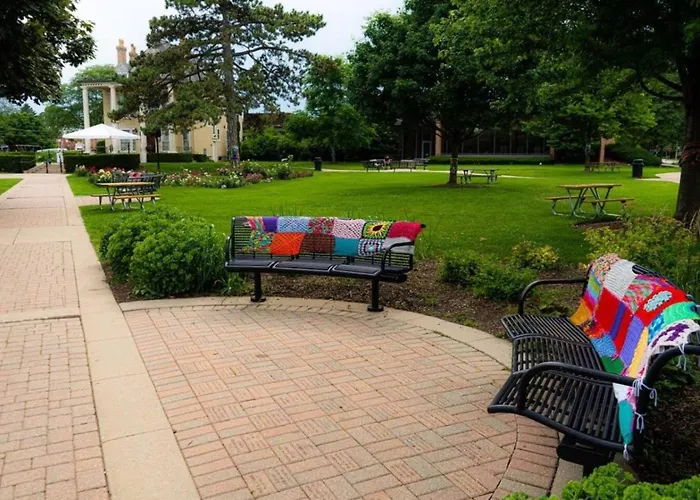 Апартаменты Charming In Dt - Near Naval Base Либертивилл