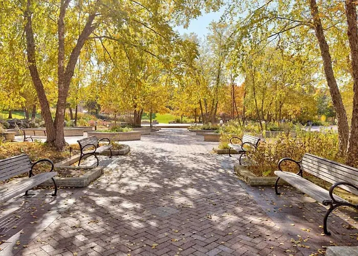 Charming In Dt - Near Naval Base Апартаменты