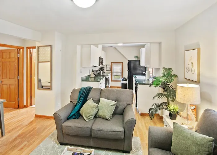 Апартаменты Charming In Dt - Near Naval Base Либертивилл
