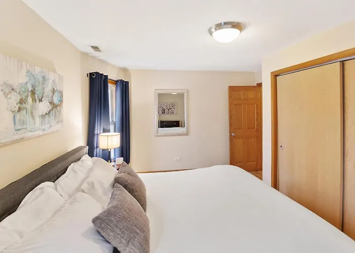 Charming In Dt - Near Naval Base Апартаменты