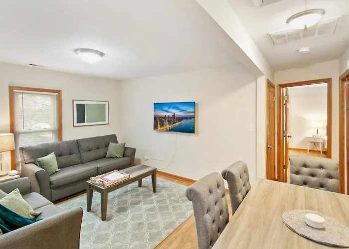 Charming In Dt - Near Naval Base *